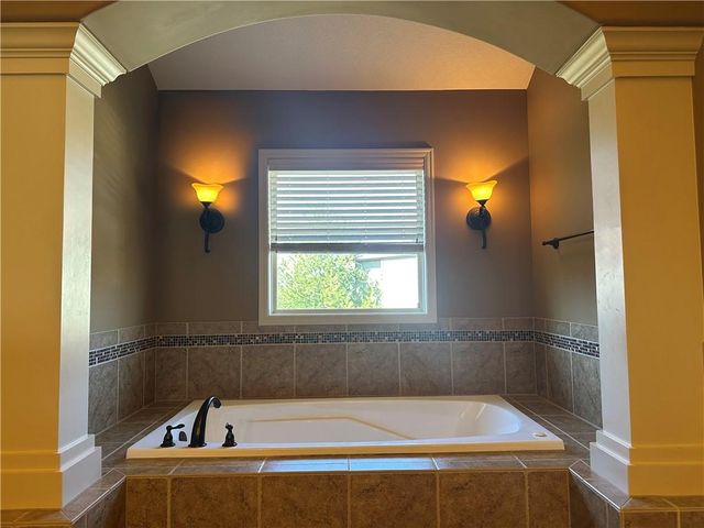 15828 Hayes Street, Overland Park, KS 66221