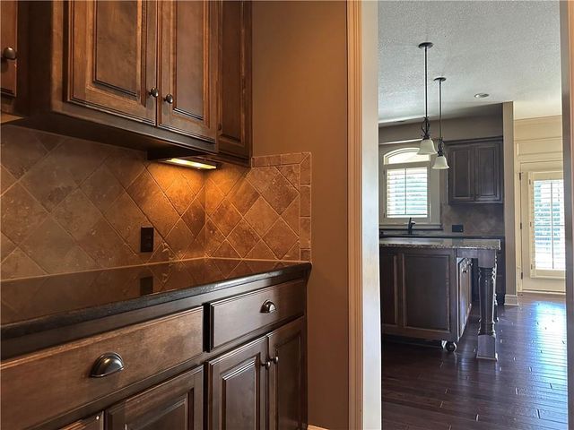 15828 Hayes Street, Overland Park, KS 66221