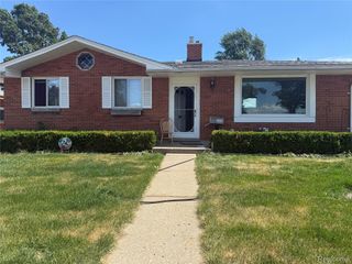 34539 Blackfoot Street, Westland, MI 48185