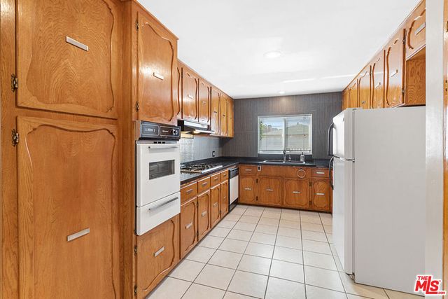 4373 Mcconnell Boulevard, Los Angeles, CA 90066