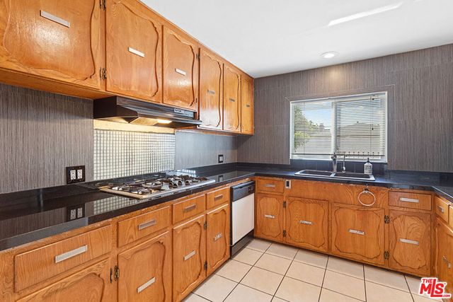 4373 Mcconnell Boulevard, Los Angeles, CA 90066