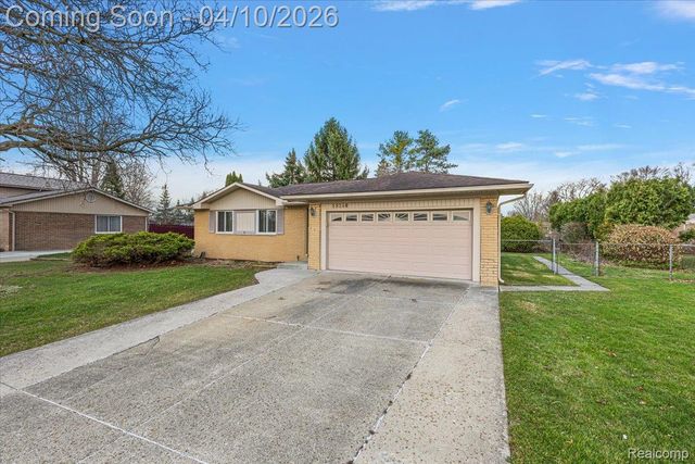 19246 Todd Drive, Clinton Charter Township, MI 48038