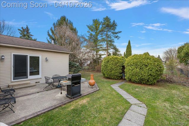 19246 Todd Drive, Clinton Charter Township, MI 48038