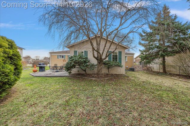 19246 Todd Drive, Clinton Charter Township, MI 48038