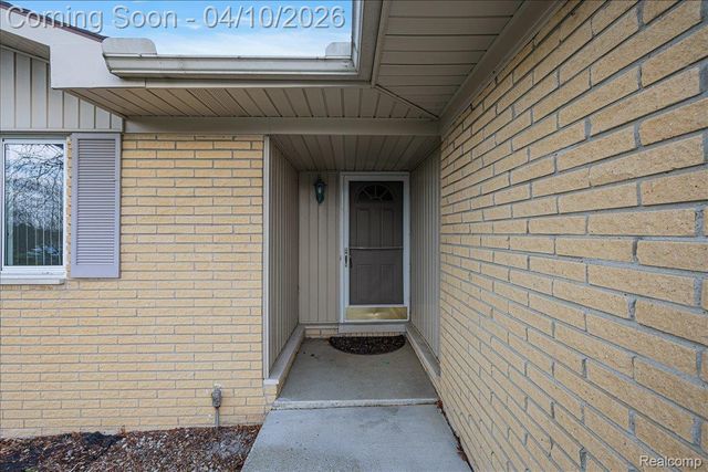 19246 Todd Drive, Clinton Charter Township, MI 48038