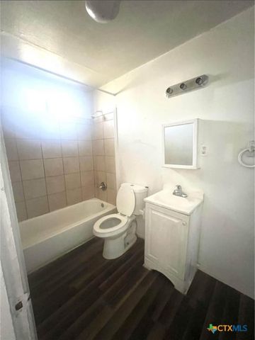 112 W Harrison Avenue, Killeen, TX 76541