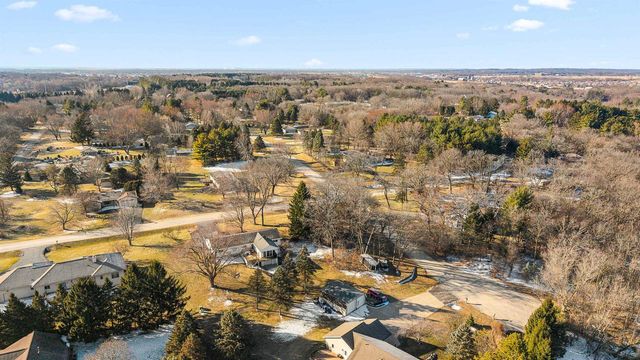 2613 E Grandview Drive, Milton, WI 53563