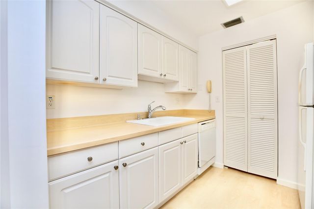 1713 BELLEAIR FOREST DRIVE C, Belleair, FL 33756