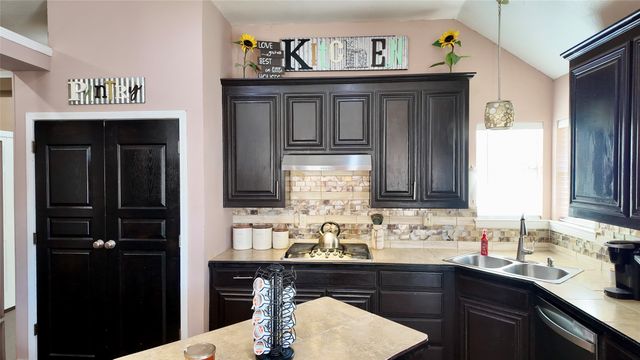 1320 Bold Forbes Drive, Grand Prairie, TX 75052