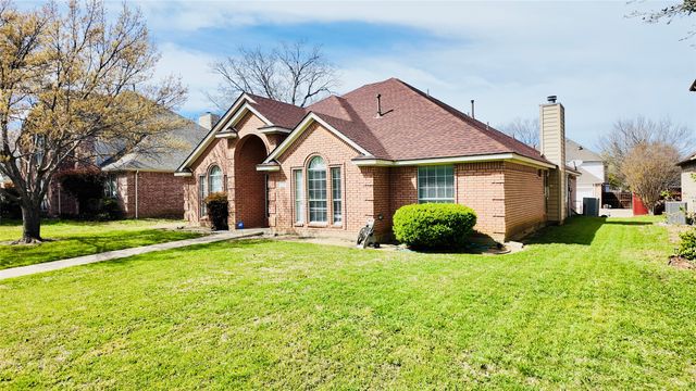 1320 Bold Forbes Drive, Grand Prairie, TX 75052