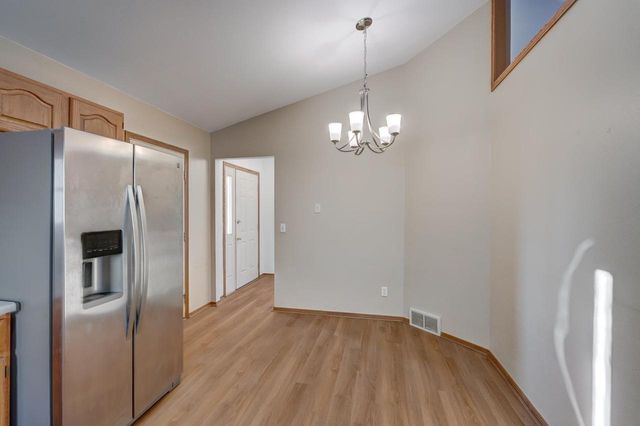 2806 Wentworth Drive, Madison, WI 53719