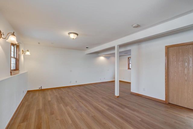 2806 Wentworth Drive, Madison, WI 53719