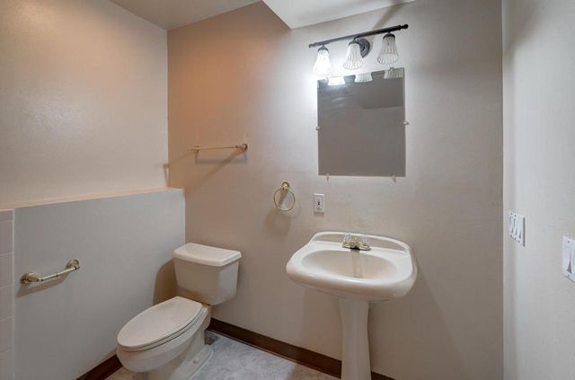 2806 Wentworth Drive, Madison, WI 53719