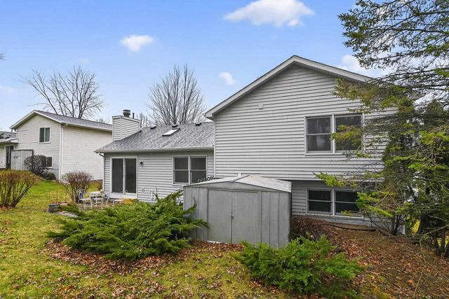 2806 Wentworth Drive, Madison, WI 53719