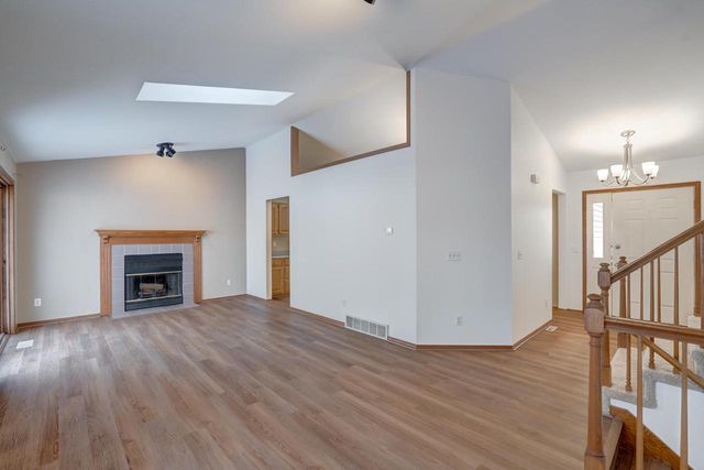 2806 Wentworth Drive, Madison, WI 53719