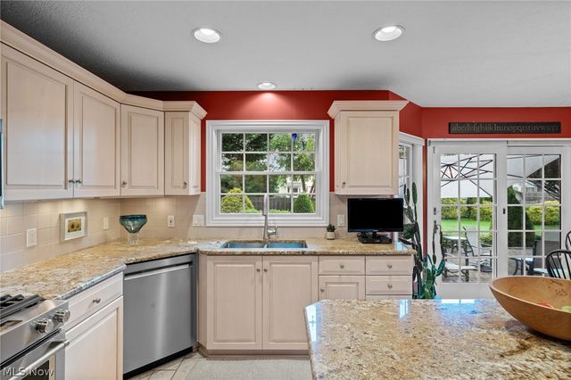 5318 New Haven Court, Sheffield Village, OH 44054