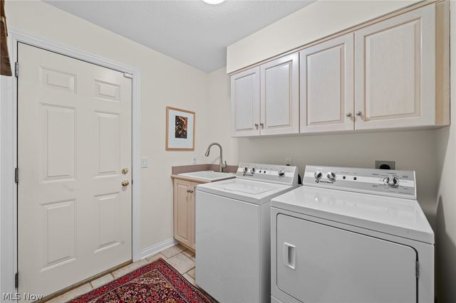 5318 New Haven Court, Sheffield Village, OH 44054