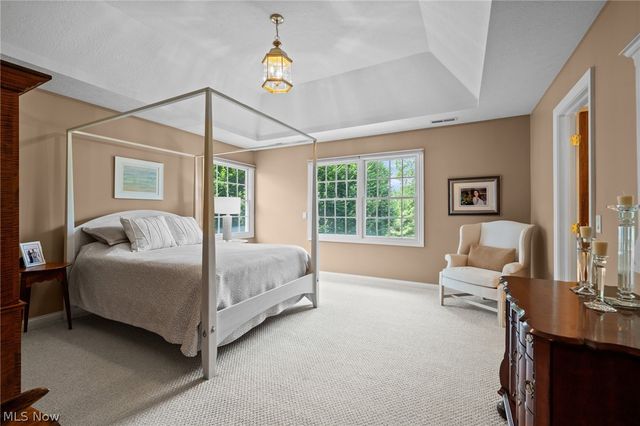 5318 New Haven Court, Sheffield Village, OH 44054