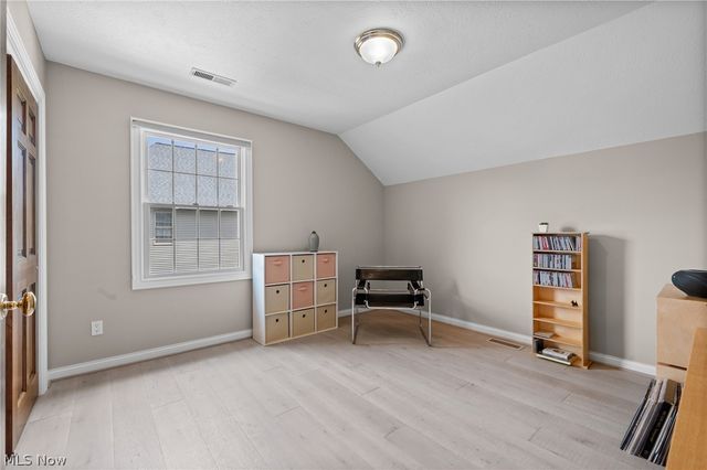 5318 New Haven Court, Sheffield Village, OH 44054