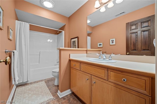 5318 New Haven Court, Sheffield Village, OH 44054