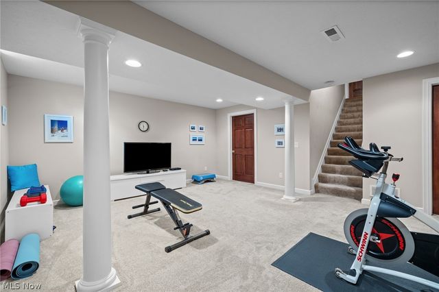 5318 New Haven Court, Sheffield Village, OH 44054