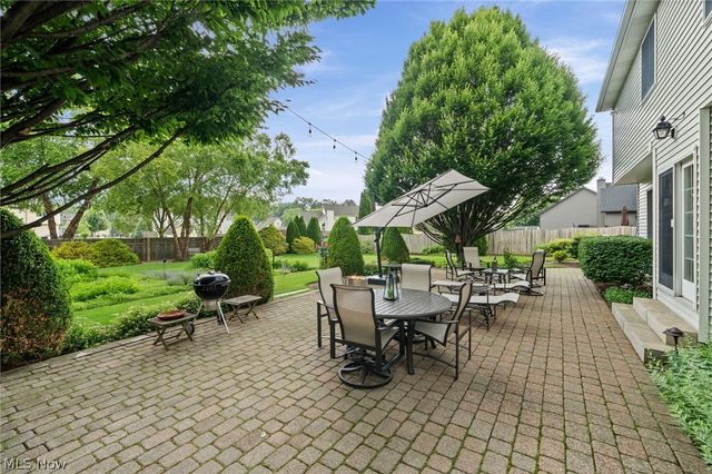 5318 New Haven Court, Sheffield Village, OH 44054
