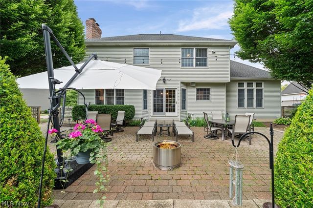 5318 New Haven Court, Sheffield Village, OH 44054