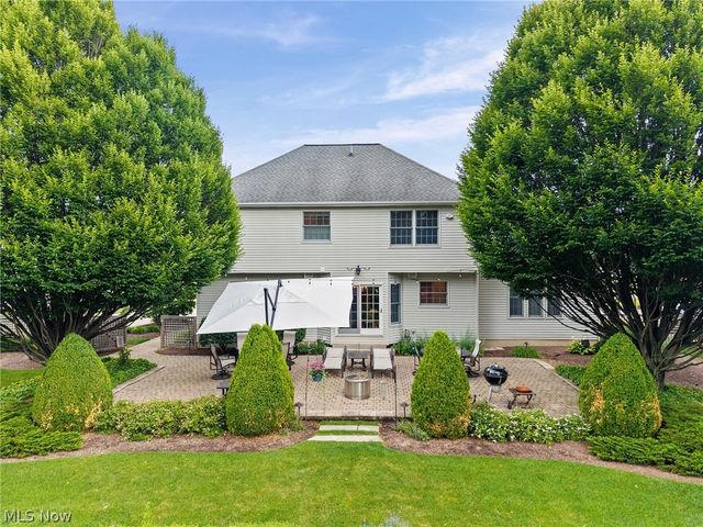 5318 New Haven Court, Sheffield Village, OH 44054