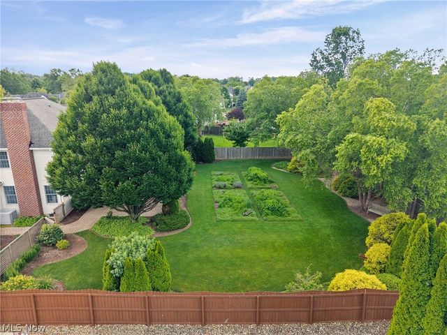 5318 New Haven Court, Sheffield Village, OH 44054