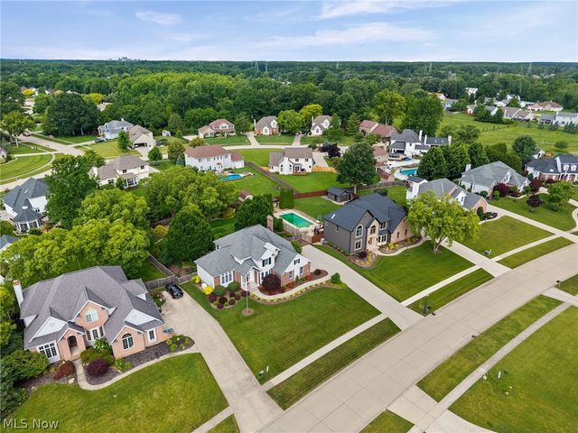 5318 New Haven Court, Sheffield Village, OH 44054