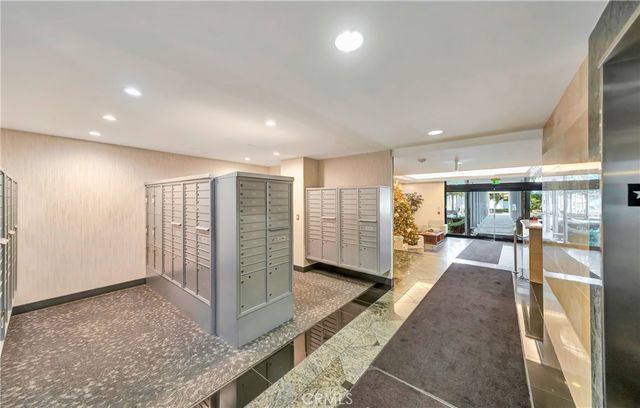 2170 Century Park E 208, Los Angeles, CA 90067