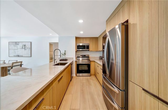 2170 Century Park E 208, Los Angeles, CA 90067