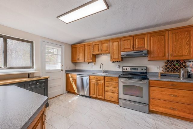 44 Temi Rd, Holliston, MA 01746