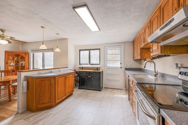 44 Temi Rd, Holliston, MA 01746