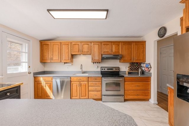 44 Temi Rd, Holliston, MA 01746