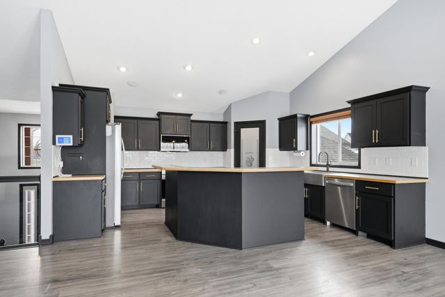 18956 Helen Way, Big Lake, MN 55309