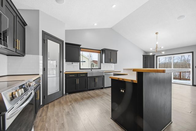 18956 Helen Way, Big Lake, MN 55309