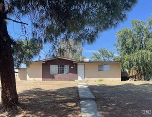 916 Oberlin Court, Bakersfield, CA 93305