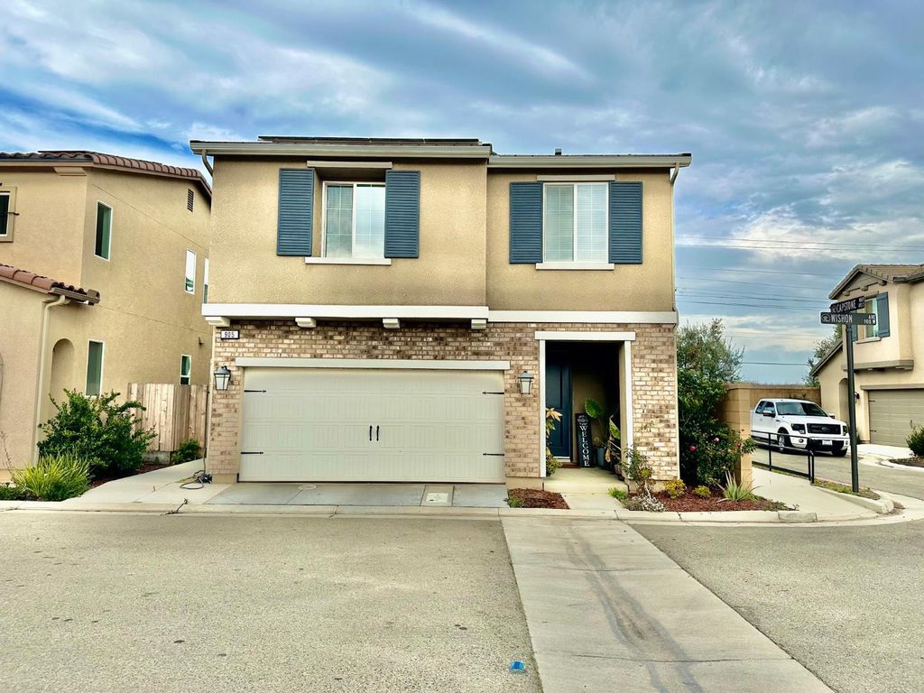 Image 3 of property listing at 905 Wishon Avenue W, Madera, CA 93636