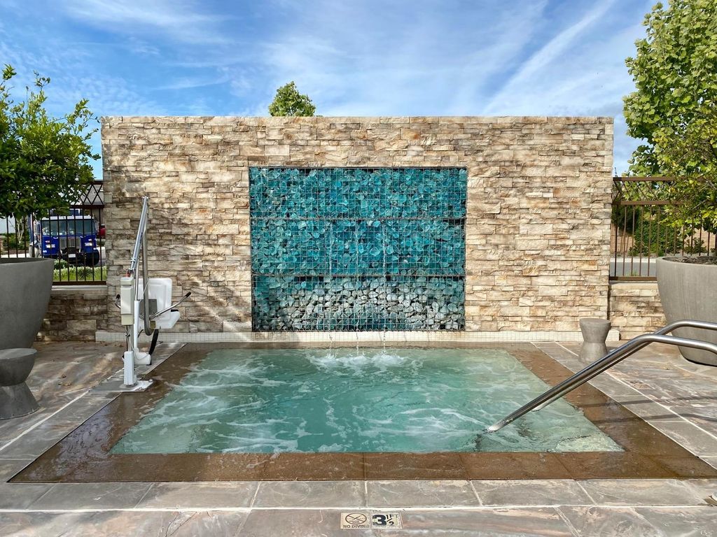 Image 35 of property listing at 905 Wishon Avenue W, Madera, CA 93636