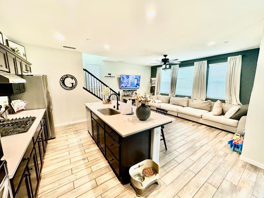 Image 6 of property listing at 905 Wishon Avenue W, Madera, CA 93636