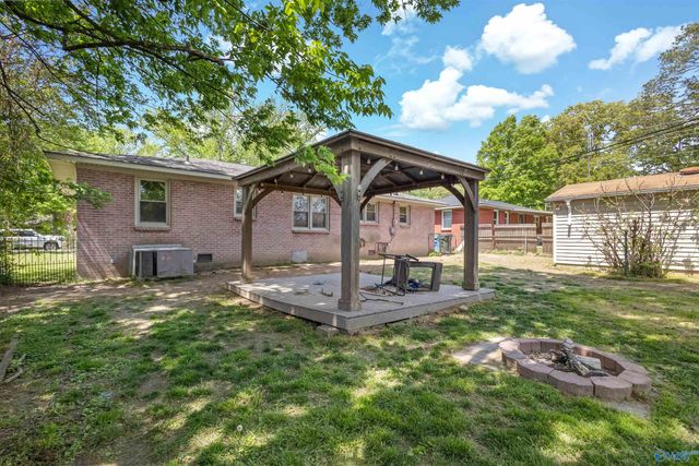 404 Cedar Street NW, Hartselle, AL 35640