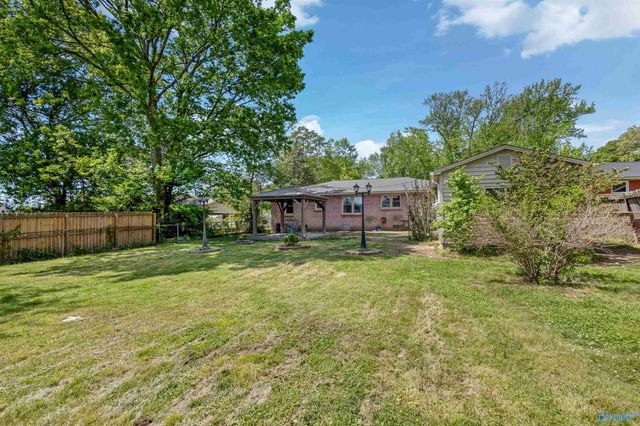 404 Cedar Street NW, Hartselle, AL 35640