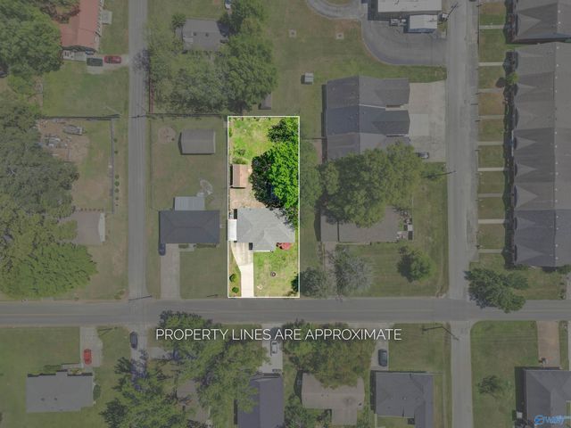 404 Cedar Street NW, Hartselle, AL 35640