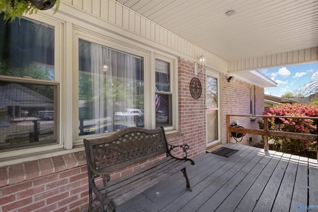 404 Cedar Street NW, Hartselle, AL 35640