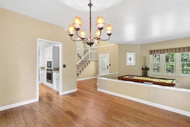 6835 Diamond Dr, Pollock Pines, CA 95726