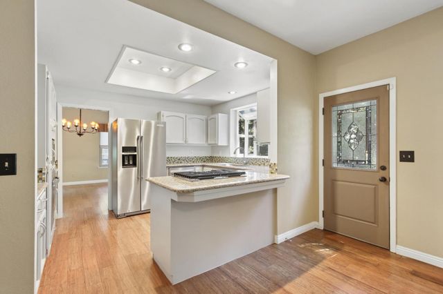 6835 Diamond Dr, Pollock Pines, CA 95726
