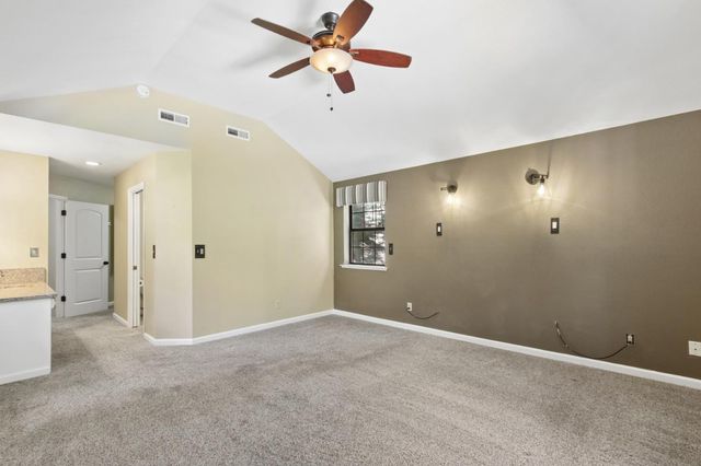 6835 Diamond Dr, Pollock Pines, CA 95726