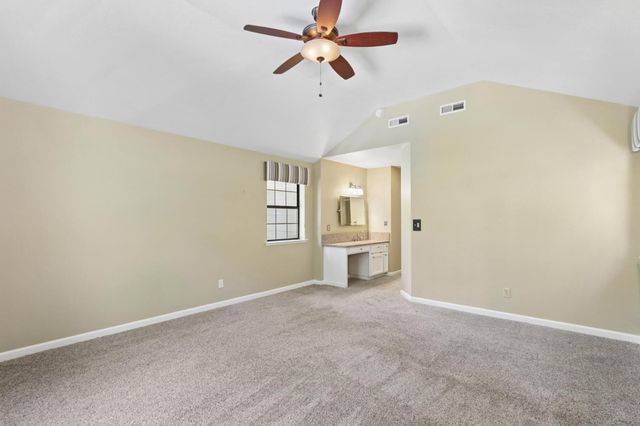 6835 Diamond Dr, Pollock Pines, CA 95726