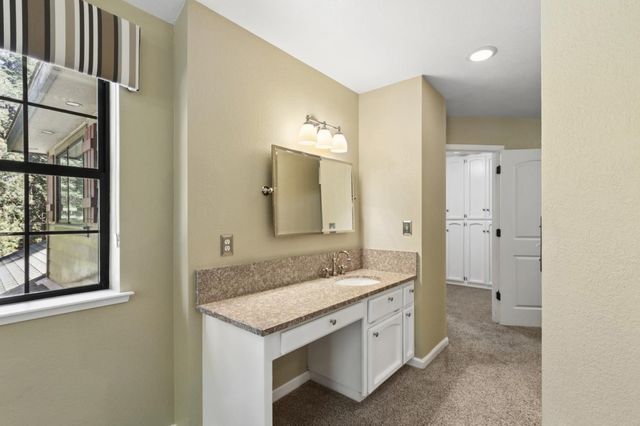 6835 Diamond Dr, Pollock Pines, CA 95726